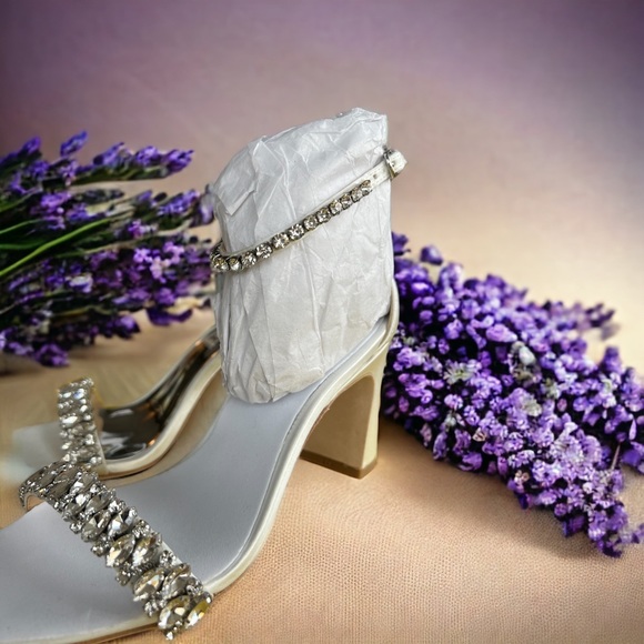 Badgley Mischka Harriet Heeled Sandal - Picture 4 of 17